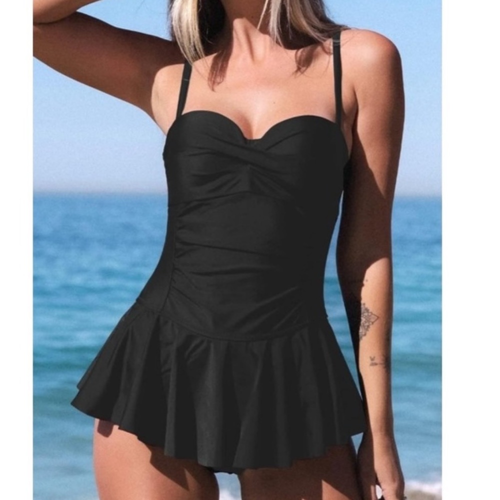 Cupshe NWT Black Swimsuit with Skirt & Push Up Underwire